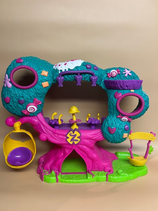The zelfs Other - The Zelfs Zelf Bee Sweet Tree house